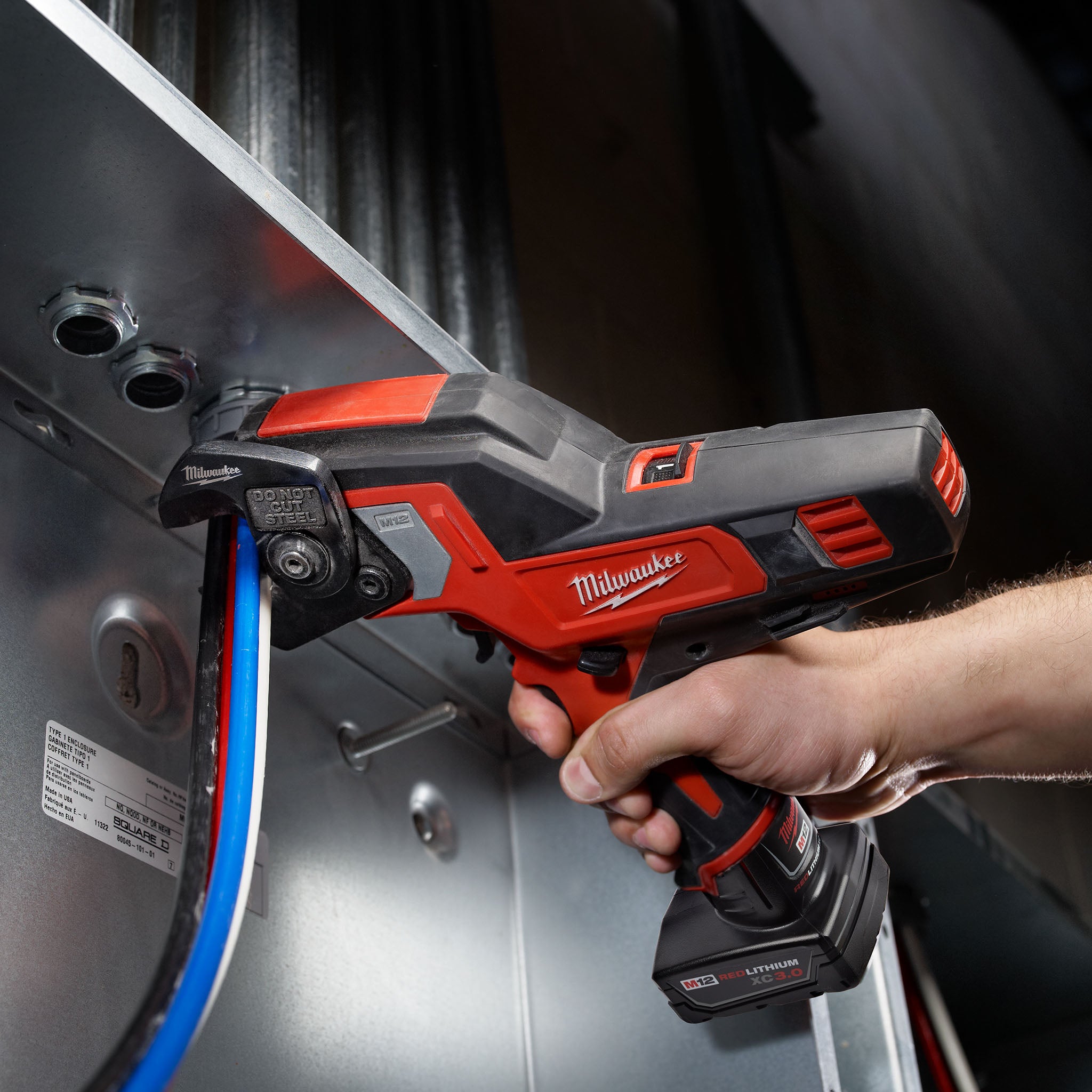 Milwaukee 2472-21XC - M12 FORCE LOGIC 600 MCM Cable Cutter (Kit)