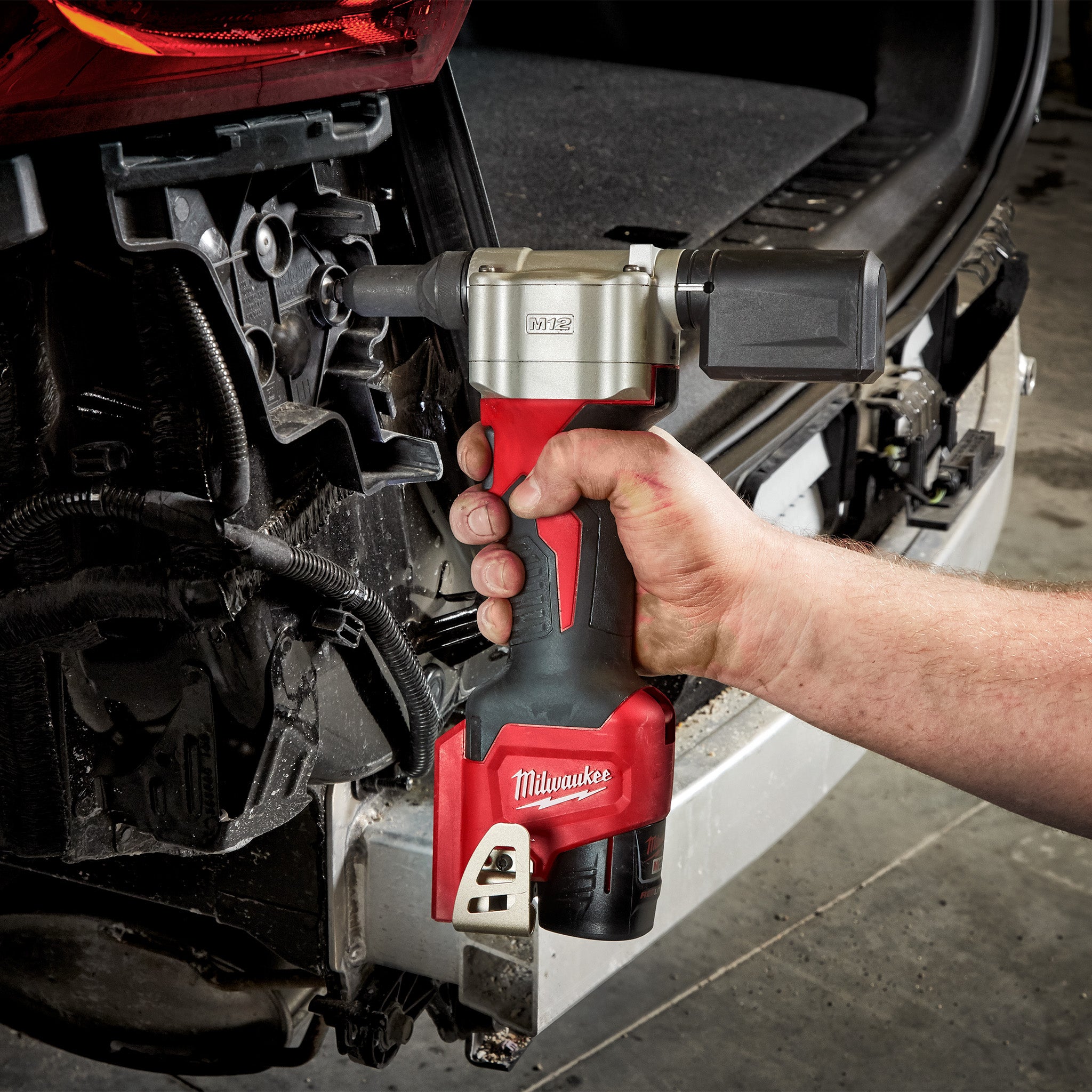 Milwaukee 2550-20 - Riveteuse sans fil au lithium-ion M12 12 V (outil seulement)