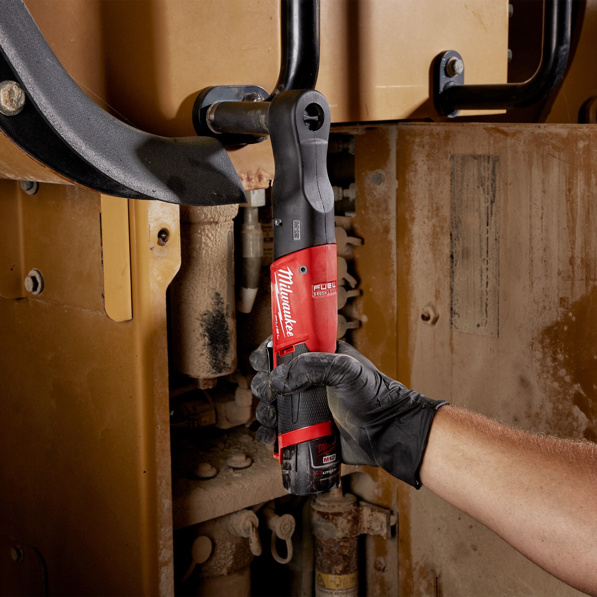 Milwaukee 2557-22 - M12 FUEL 12V Lithium-Ion Brushless Cordless 3/8-Inch Ratchet Kit W/ (2) 2.0Ah Batteries & Tool Bag