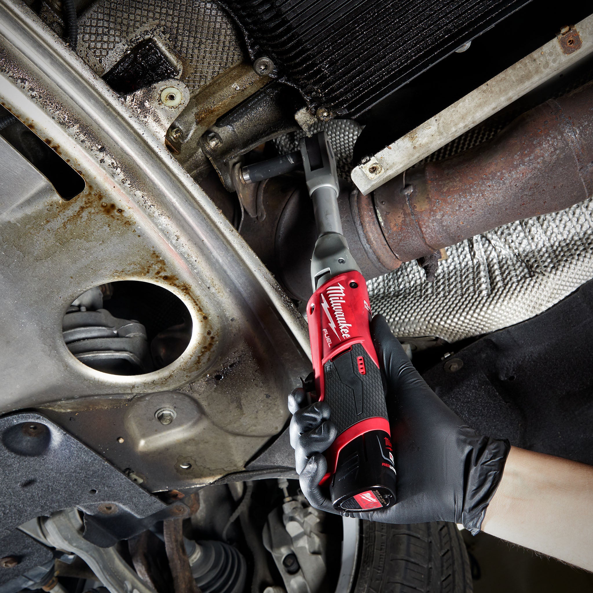 Milwaukee 2560-21 - M12 FUEL 3/8" Extended-Reach Ratchet (Kit)