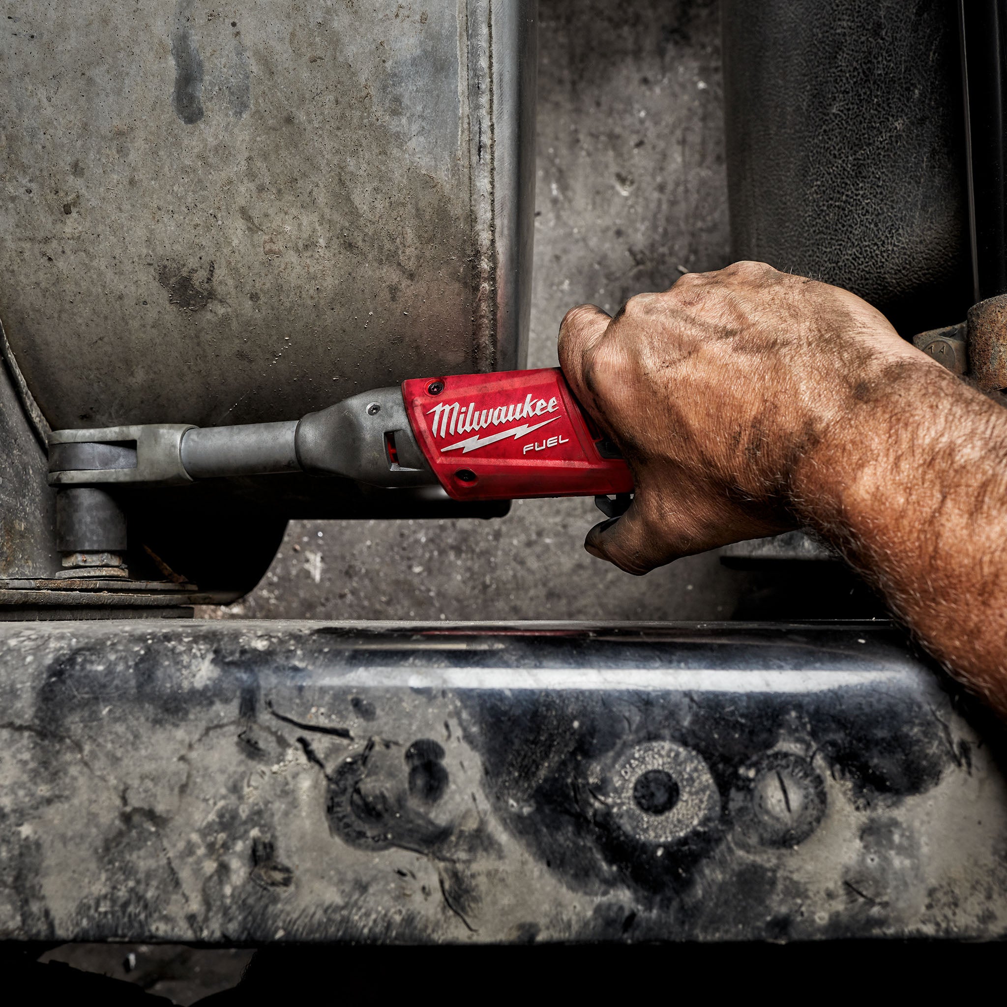 Milwaukee 2560-21 - M12 FUEL 3/8" Extended-Reach Ratchet (Kit)