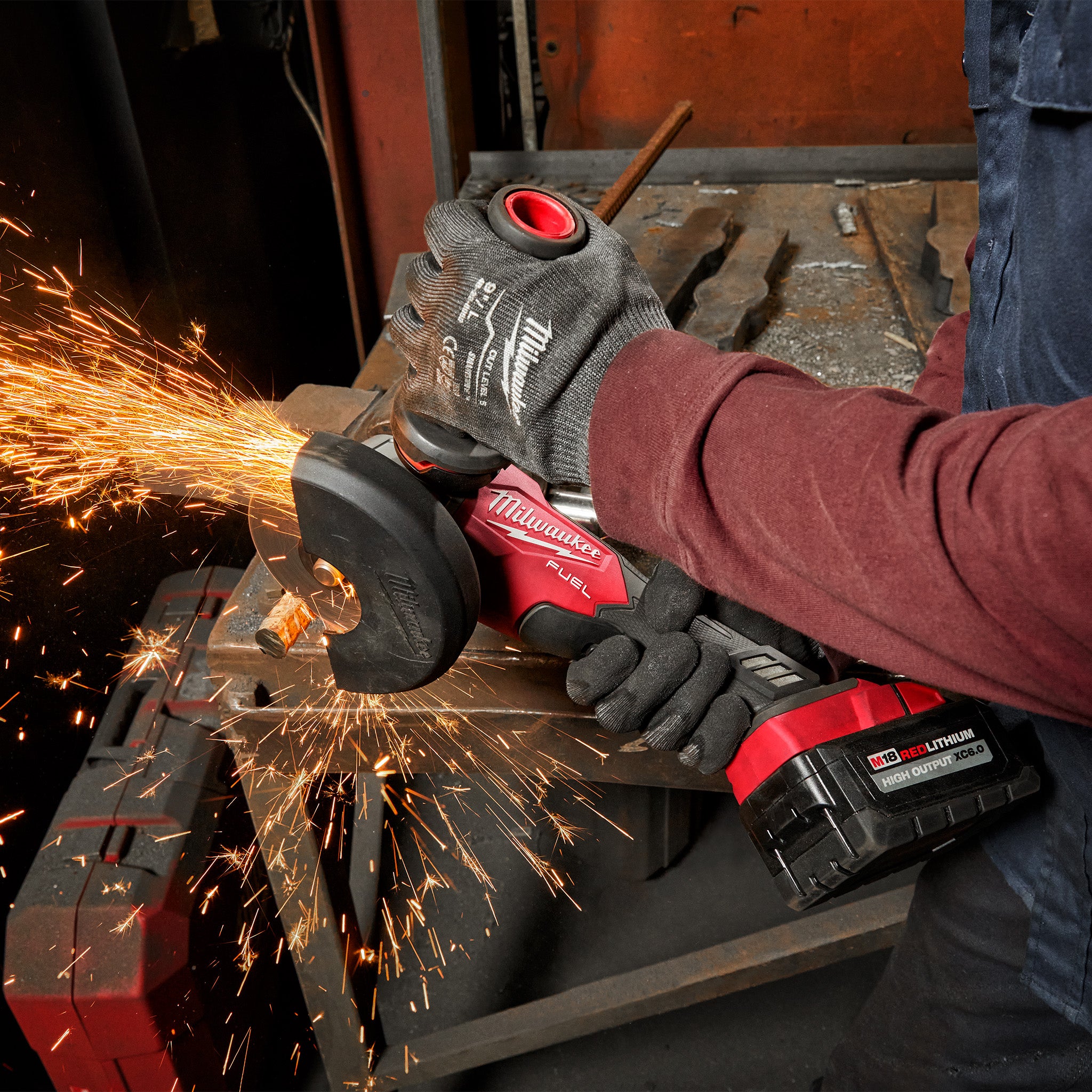 Milwaukee 2880-20 - Meuleuse sans fil 18 V au lithium-ion sans balais M18 FUEL de 4-1/2 - 5 po avec interrupteur à palette (outil seul)