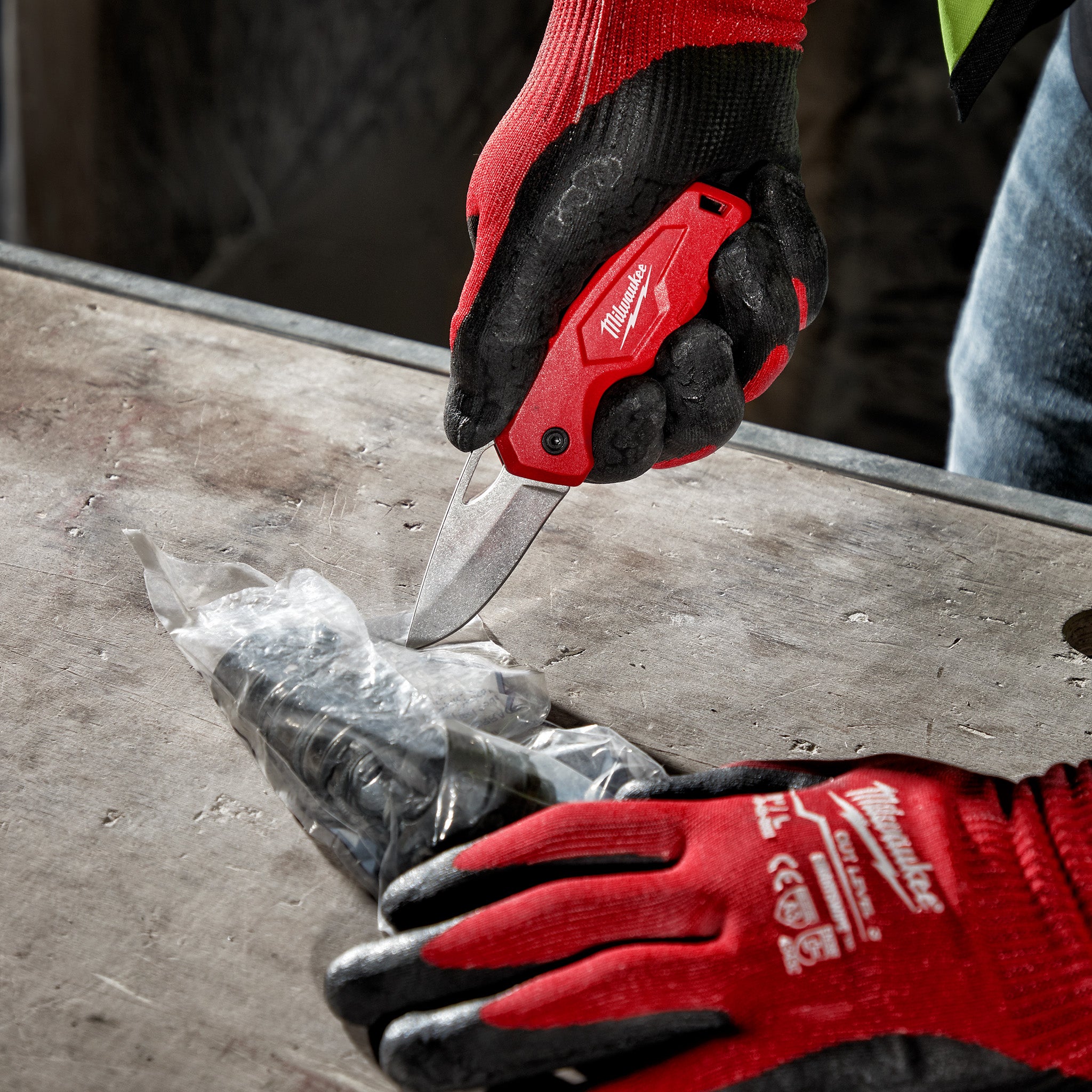 Milwaukee 48-22-1521 - Couteau pliant compact FASTBACK 2,5 pouces