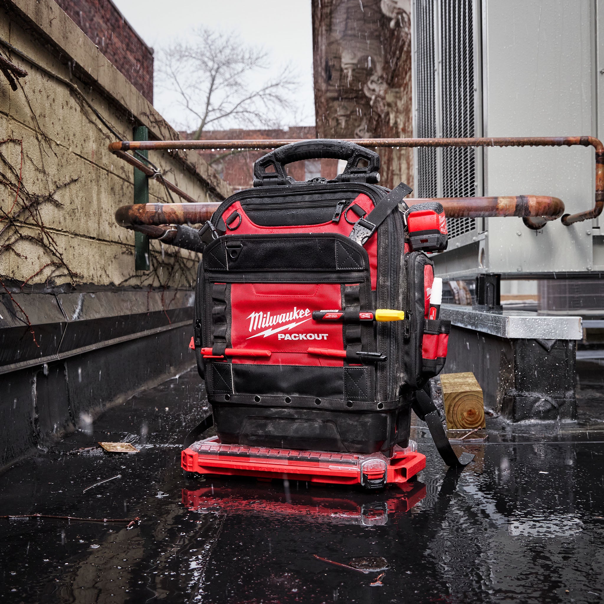 Milwaukee 48-22-8303 - PACKOUT Structured Backpack