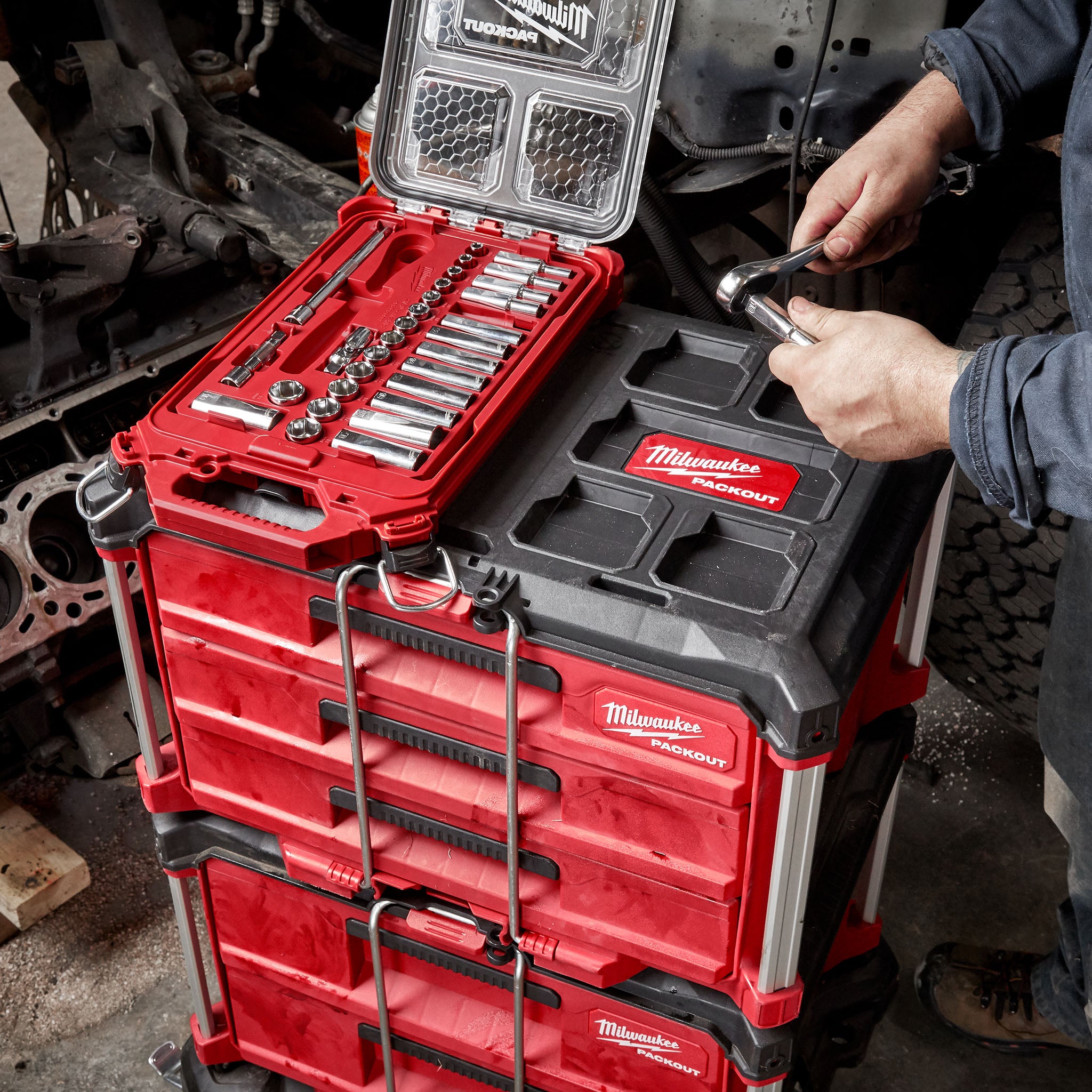Milwaukee 48-22-9486 - PACKOUT 106-Pc 1/4" & 3/8" Ratchet/Socket Set (SAE/Metric)