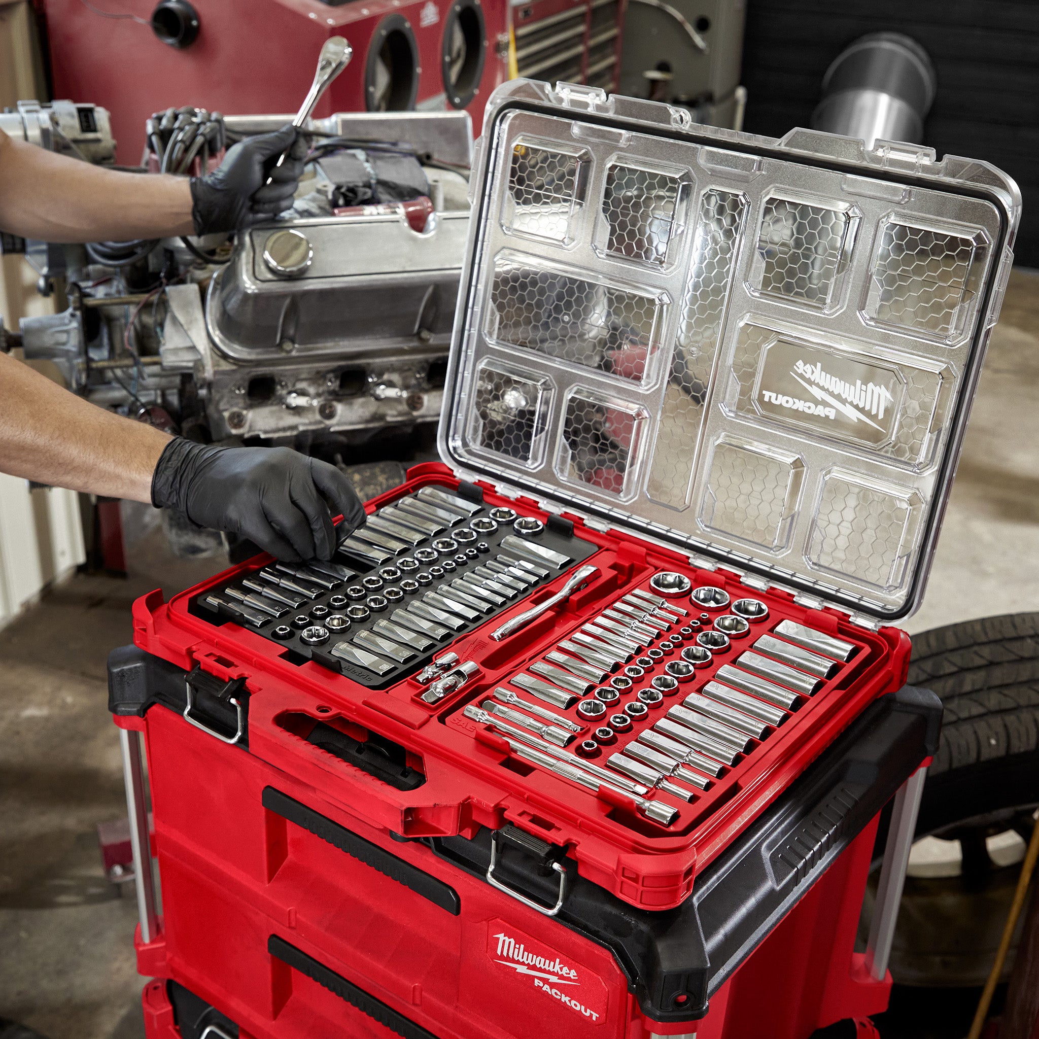 Milwaukee 48-22-9486 - PACKOUT 106-Pc 1/4" & 3/8" Ratchet/Socket Set (SAE/Metric)
