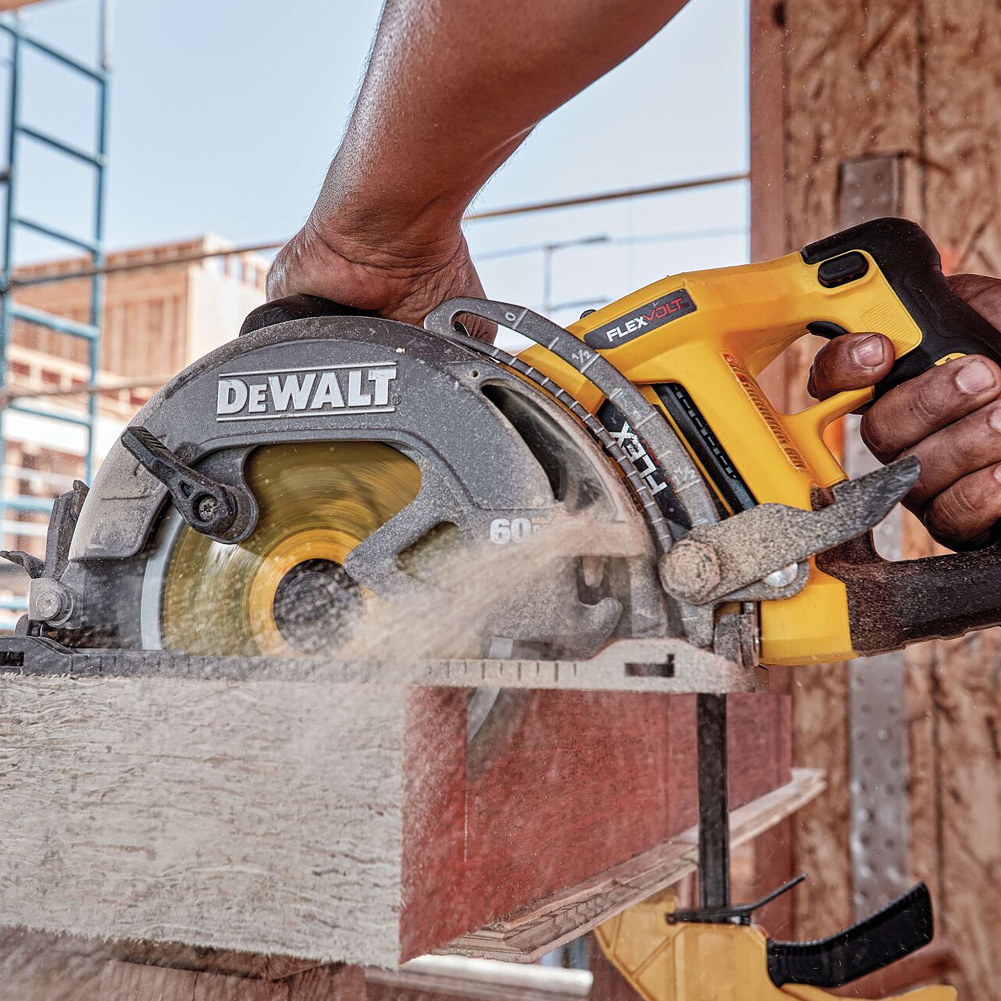 DEWALT DCS577X1 - 60V MAX FLEXVOLT Cordless Brushless 7-1/4in Wormdrive Style Circular Saw Kit with 9.0 AH Battery