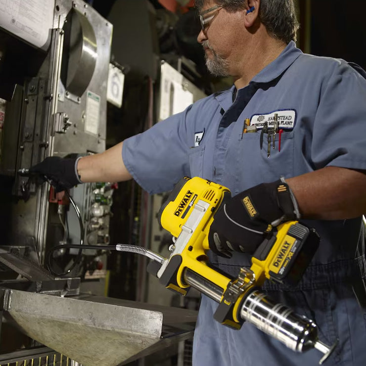 DEWALT DCGG571M1 - 20V MAX Lithium-Ion Cordless Grease Gun Kit with 4Ah Battery, Charger and Case
