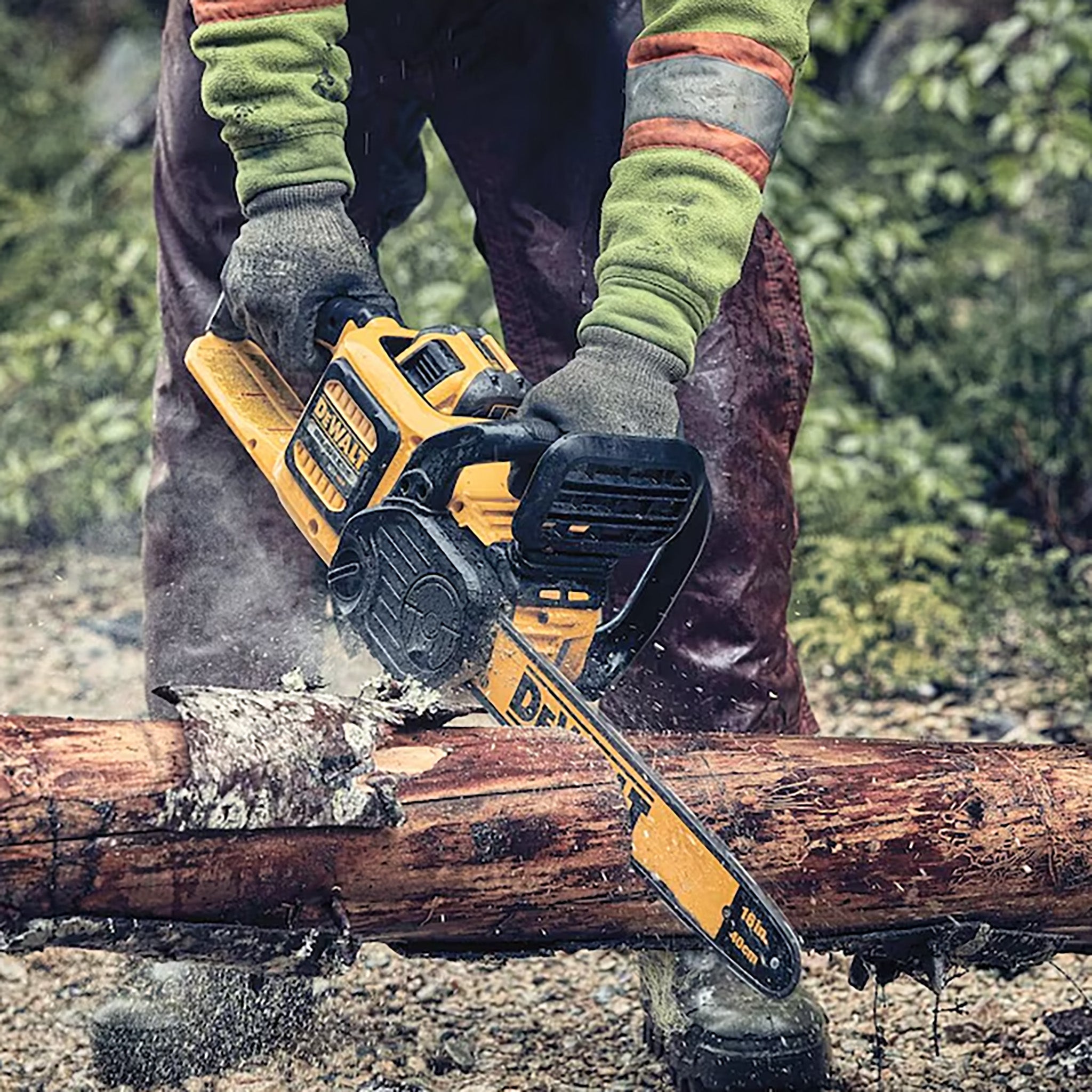 DEWALT DCCS670X1 – Trousse de tronçonneuse sans fil sans balai au lithium-ion 60 V MAX FLEXVOLT de 40,6 cm avec batterie de 9 Ah et chargeur