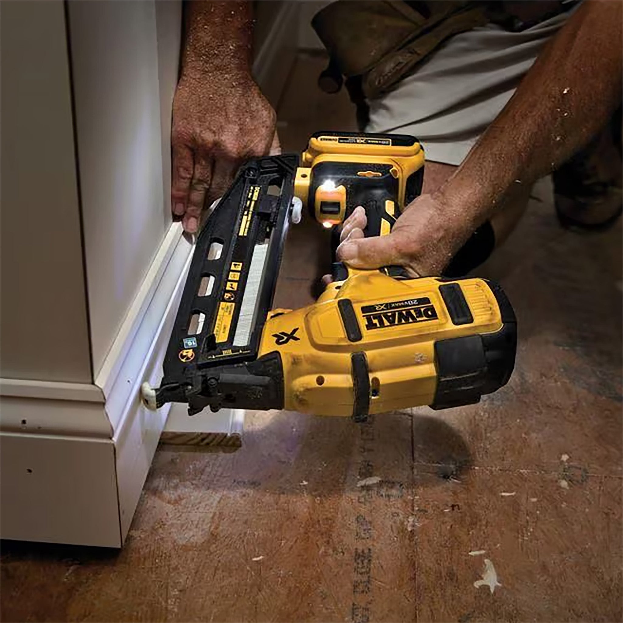 DEWALT DCN660B - 20V MAX XR Lithium-Ion Cordless Brushless 16-Gauge Angled Finish Nailer (Tool-Only)
